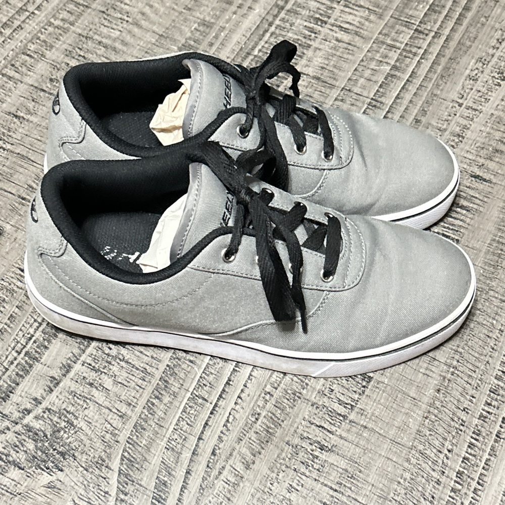 Heelys Men's Gray Sneakers with Wheels in the Soles - Picture 4 of 10